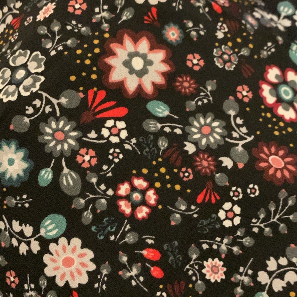 Loft blouse 🌺 - Picture 3 of 3